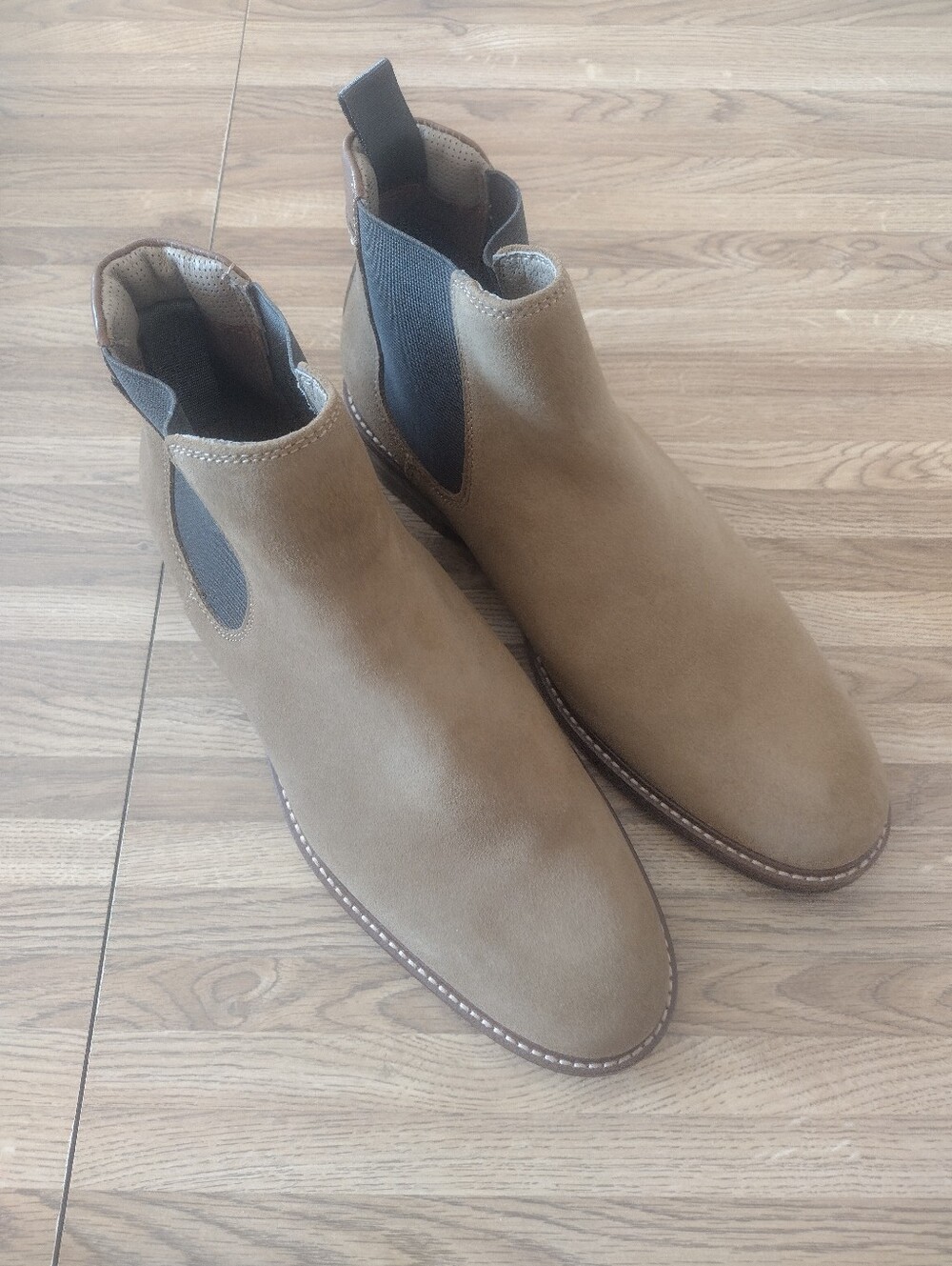 Men's Johnston & Murphy Size 8  XC Durham Waterproof Suede Chelsea Boots - Picture 2 of 10